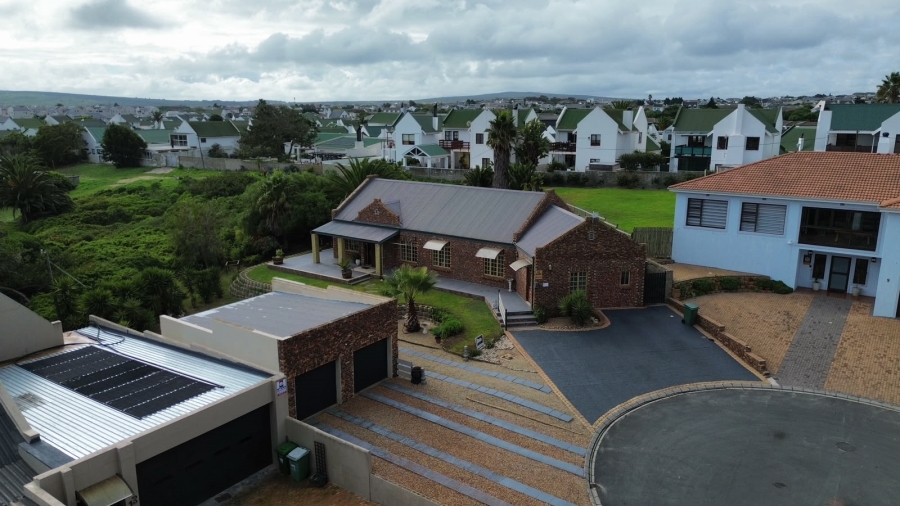 3 Bedroom Property for Sale in Middedorp Western Cape
